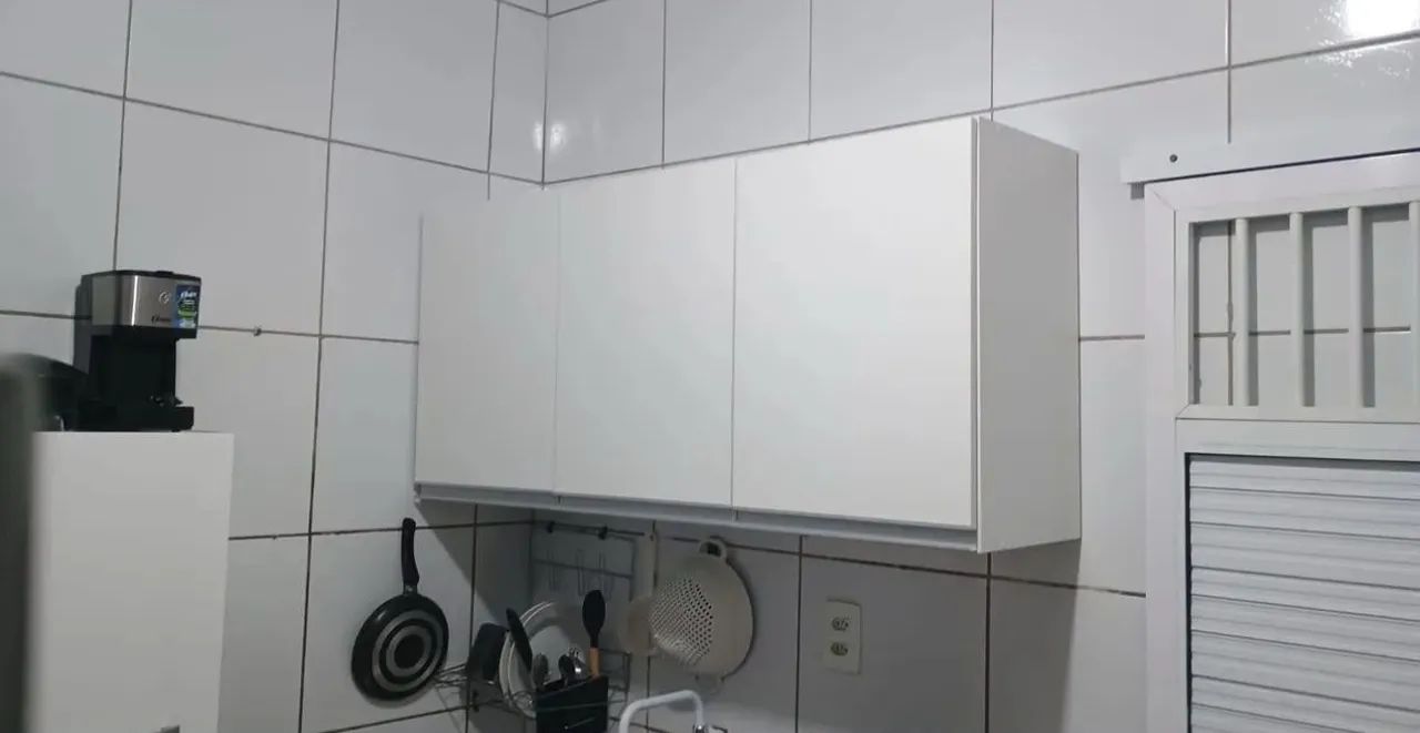 Armário aéreo três portas 