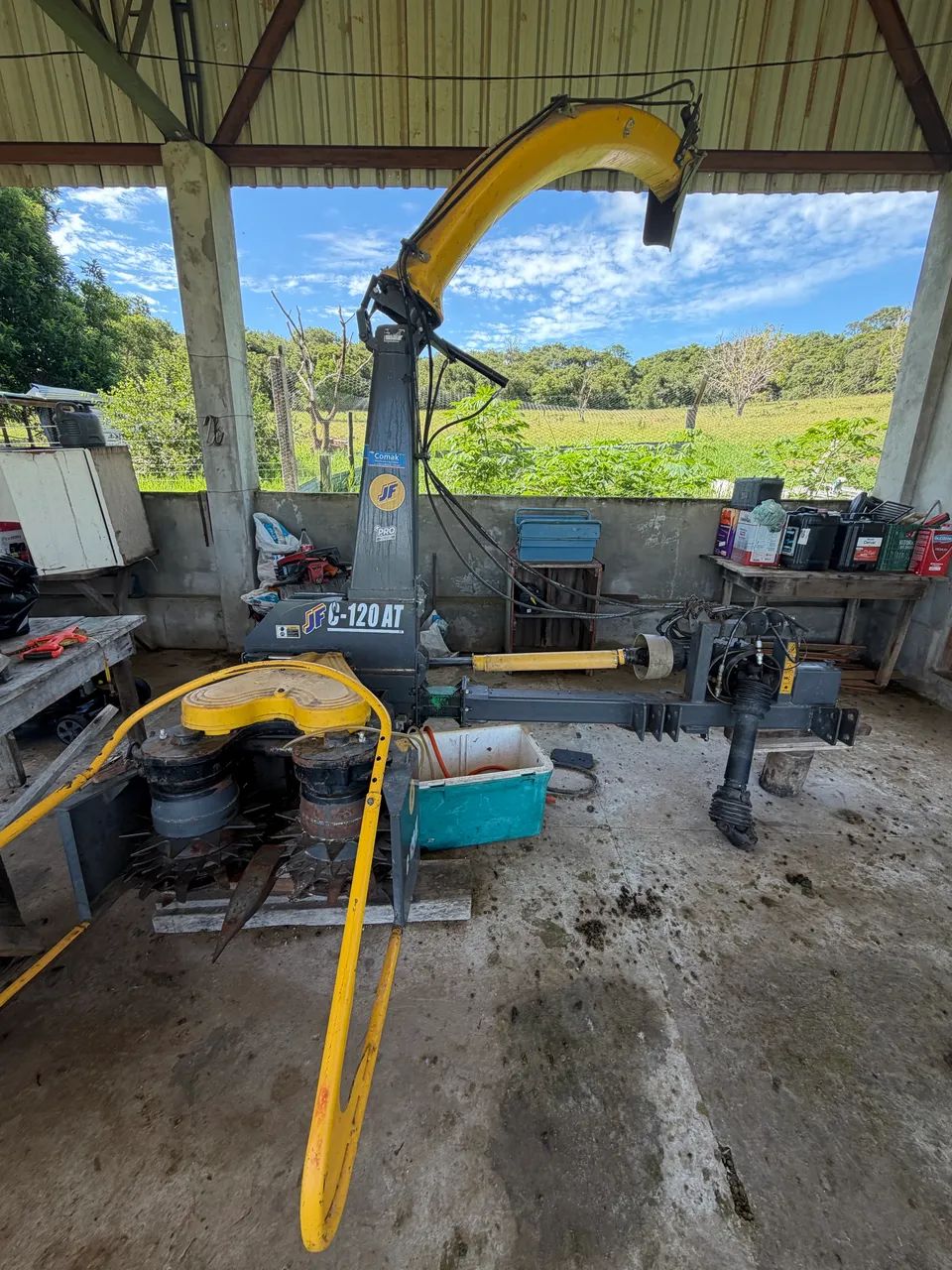 Colhedora de forragem jf c-120 AT ano 2023
