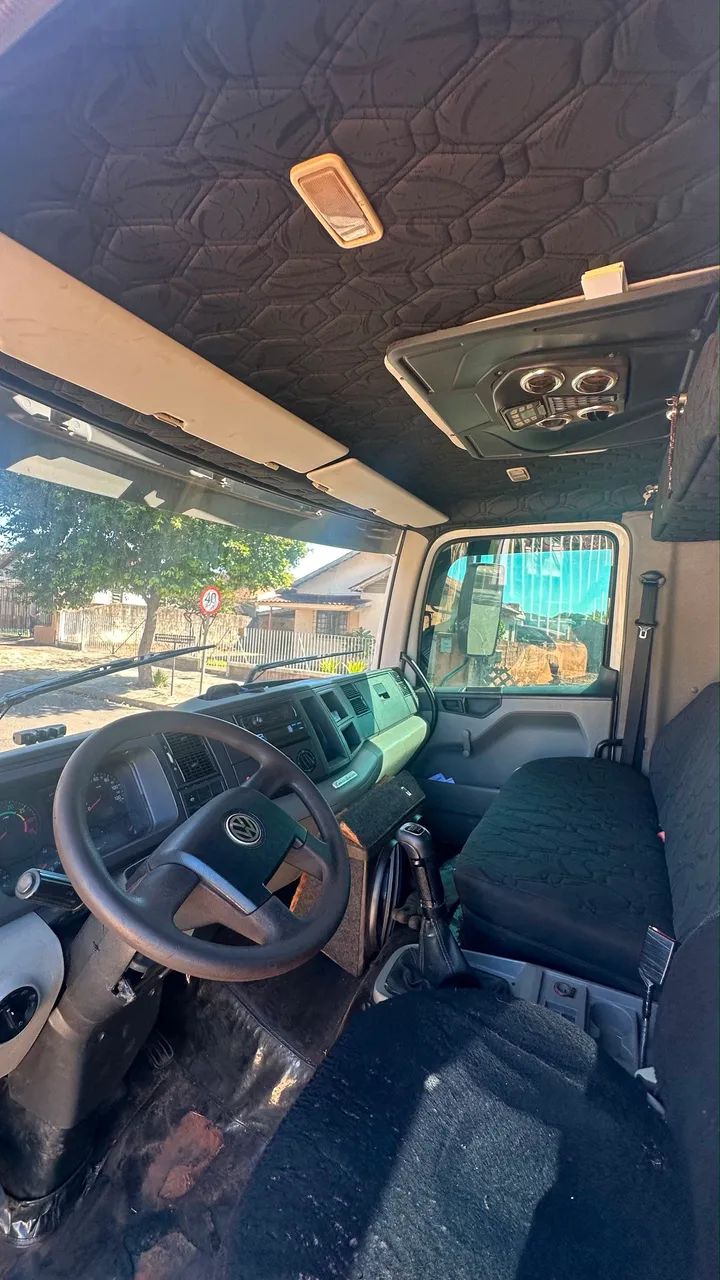 Vende se caminhão auto fossa  constellation 24.250  - Foto 9