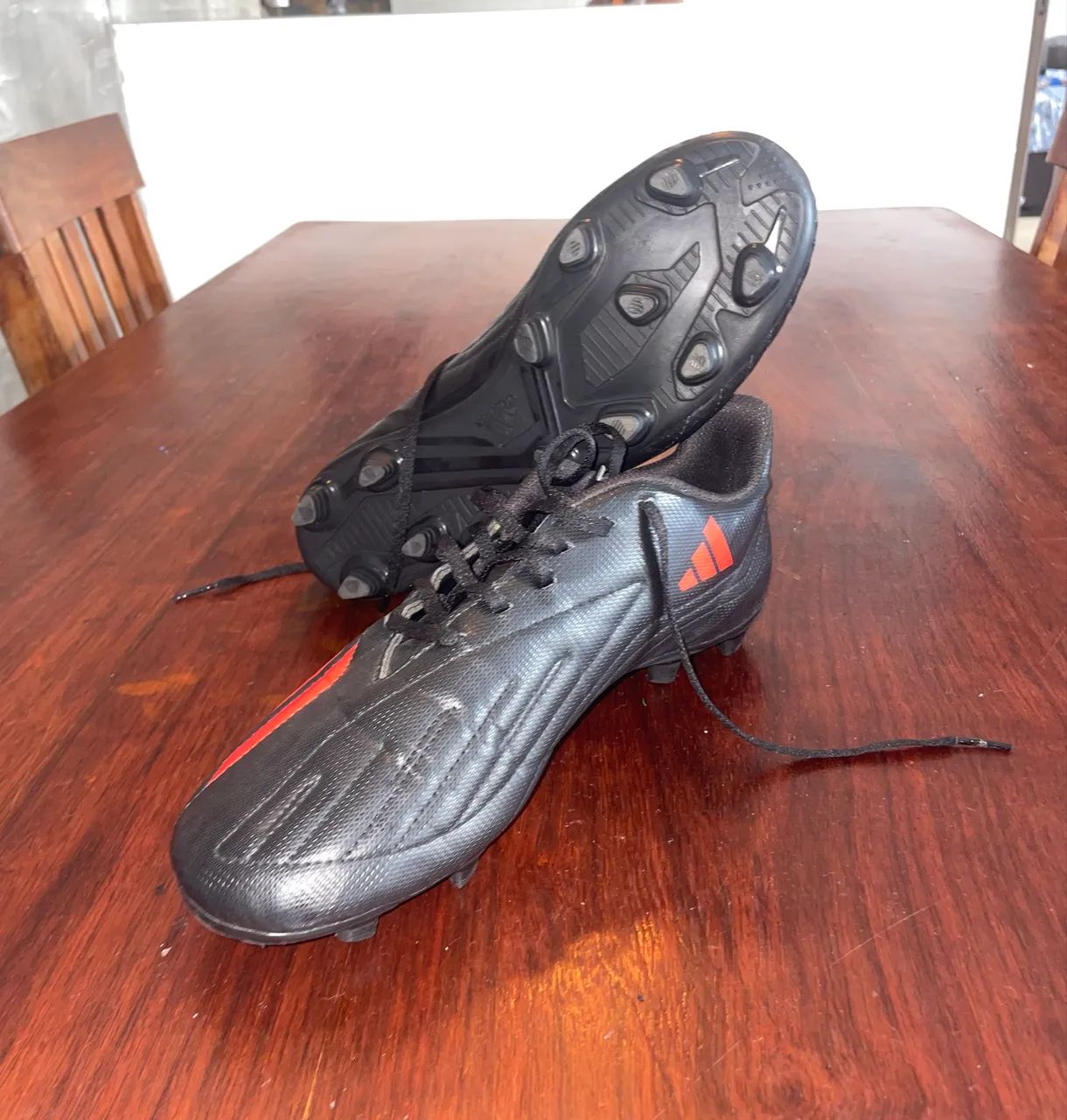 Chuteira adidas campo/cravo nunca usada  - Foto 3