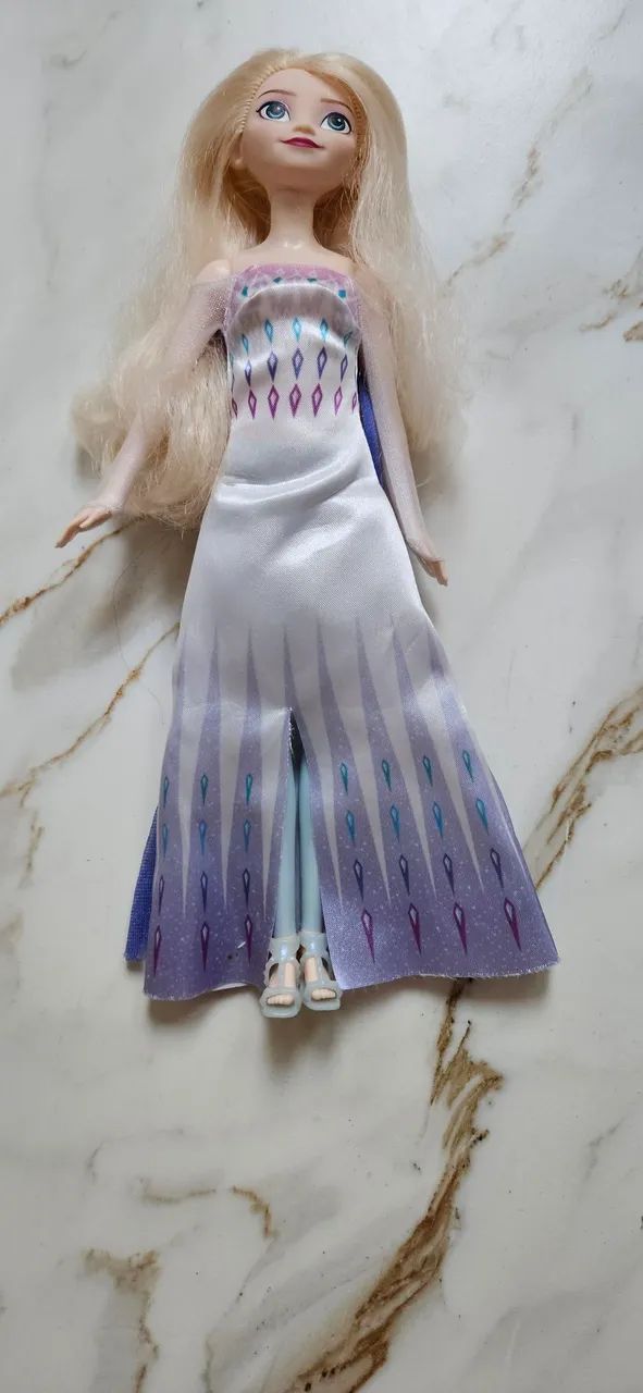 Boneca Elsa usada