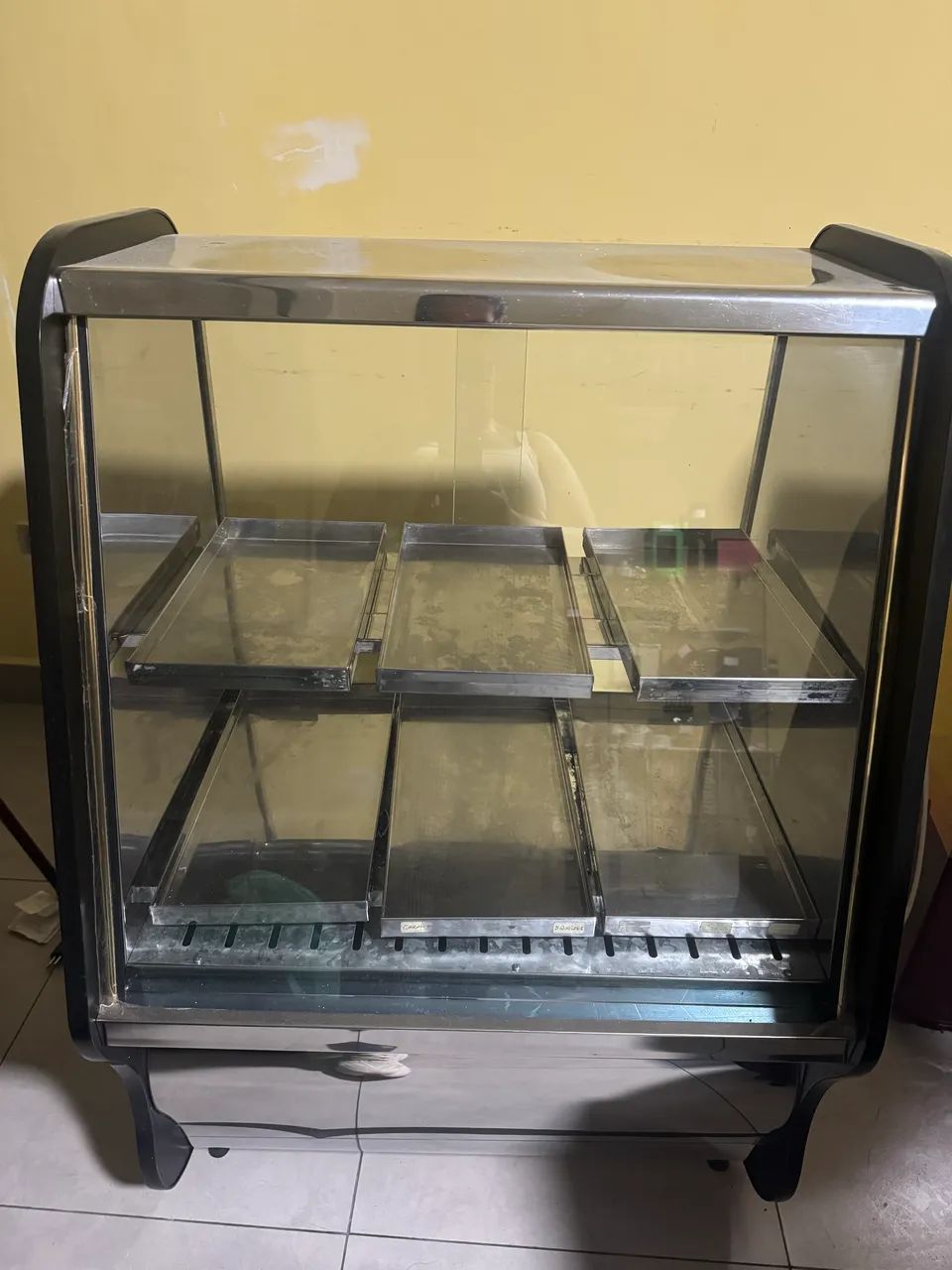 Balcão estufa para salgados 110v preto - 6 bandejas
