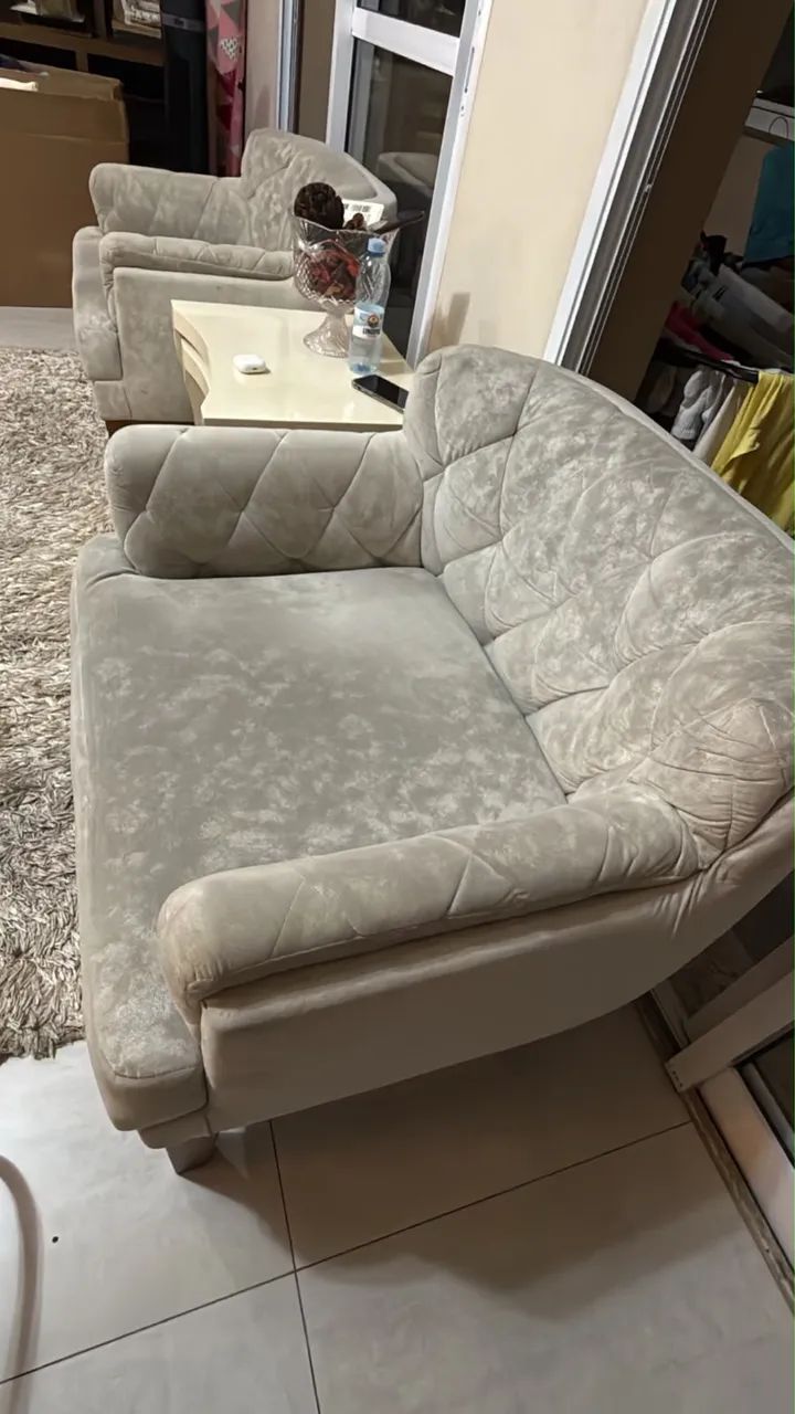  2 poltronas iguais 
