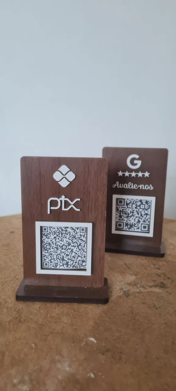 Suporte de madeira QRCode para recebimento de pagamento via pix e avaliação no google