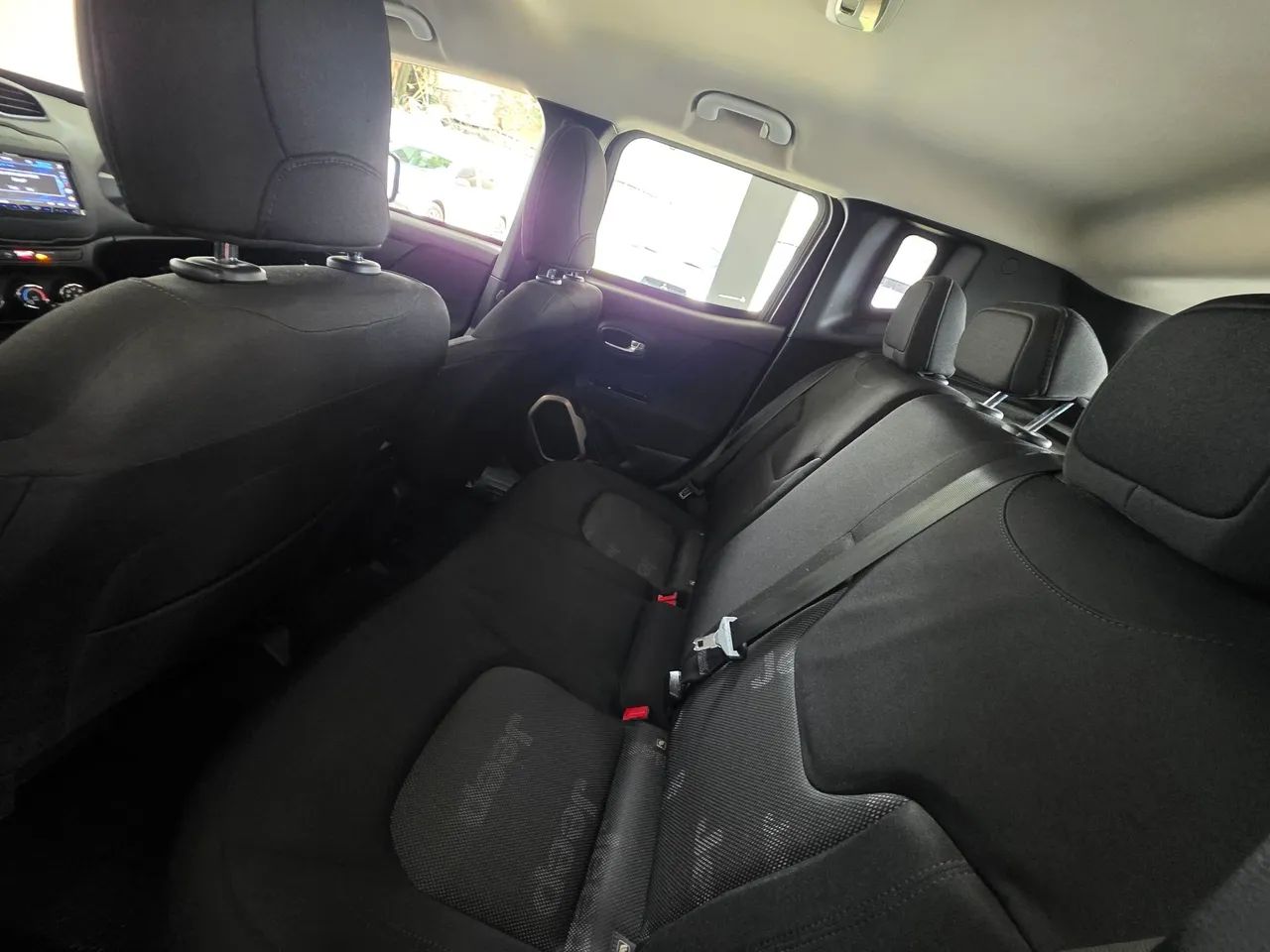 Jeep Renegade Sport 1.8 4x2 Flex 16V Aut., foto 17 de 19
