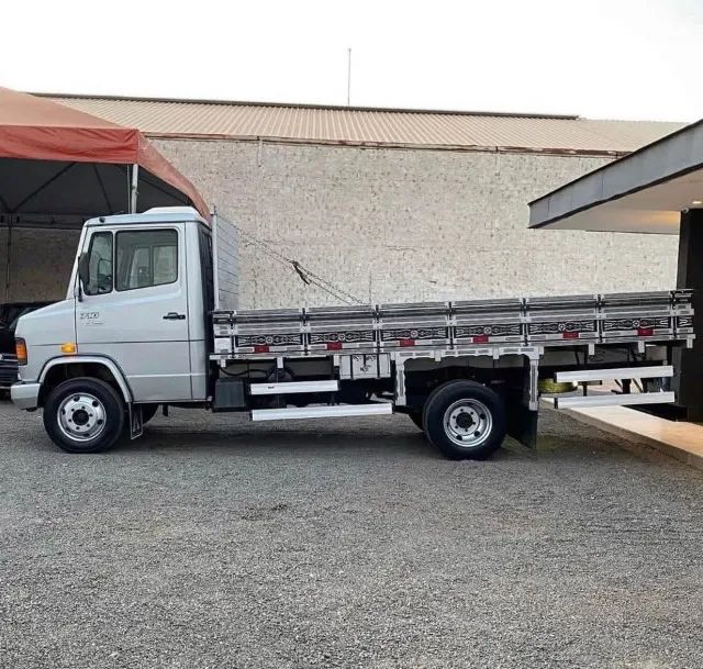 Caminhão Mercedes 710  - Foto 3