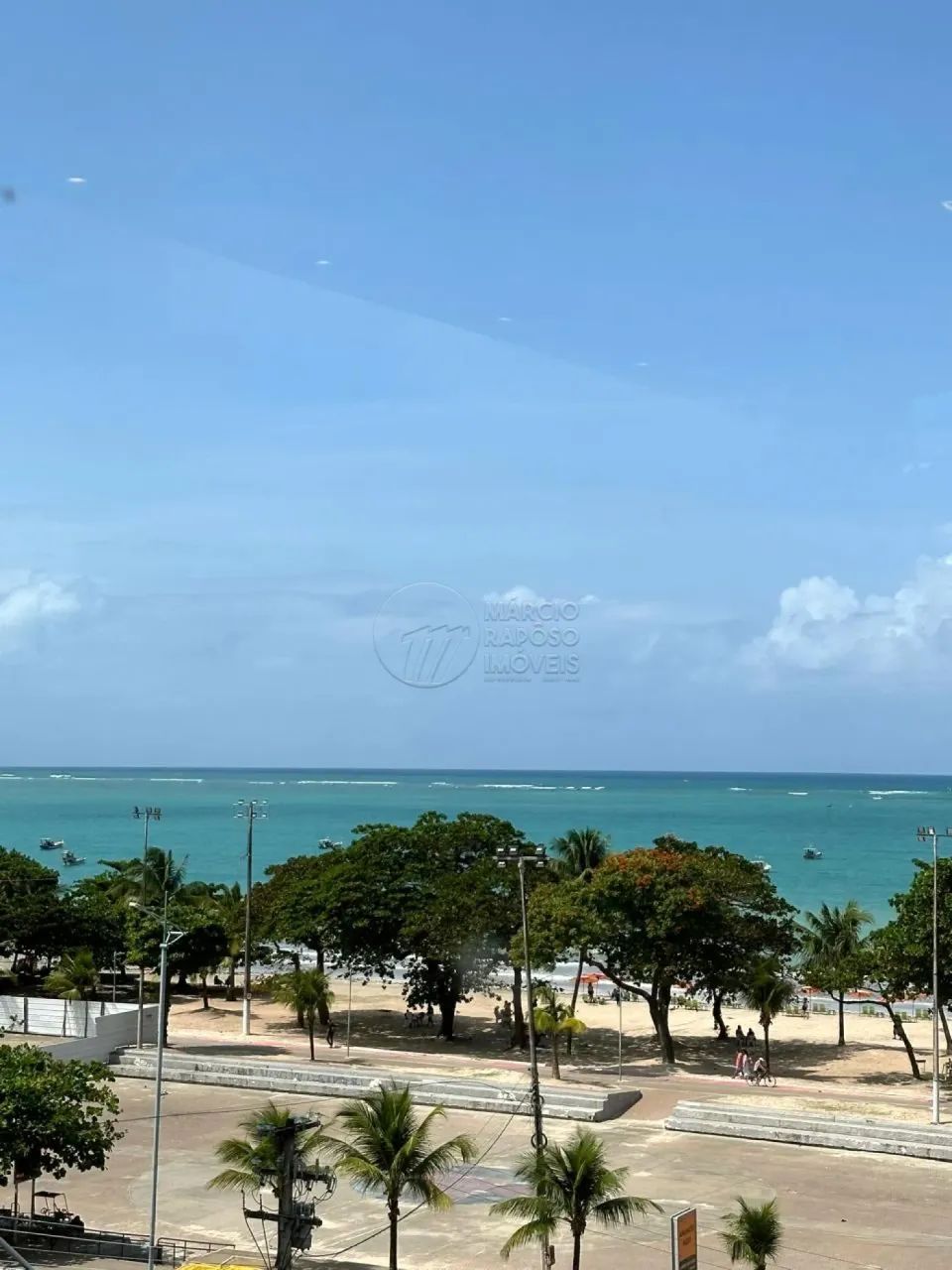 Apartamento com 2 quartos à beira-mar à venda na Pajuçara no Edifício Jangada