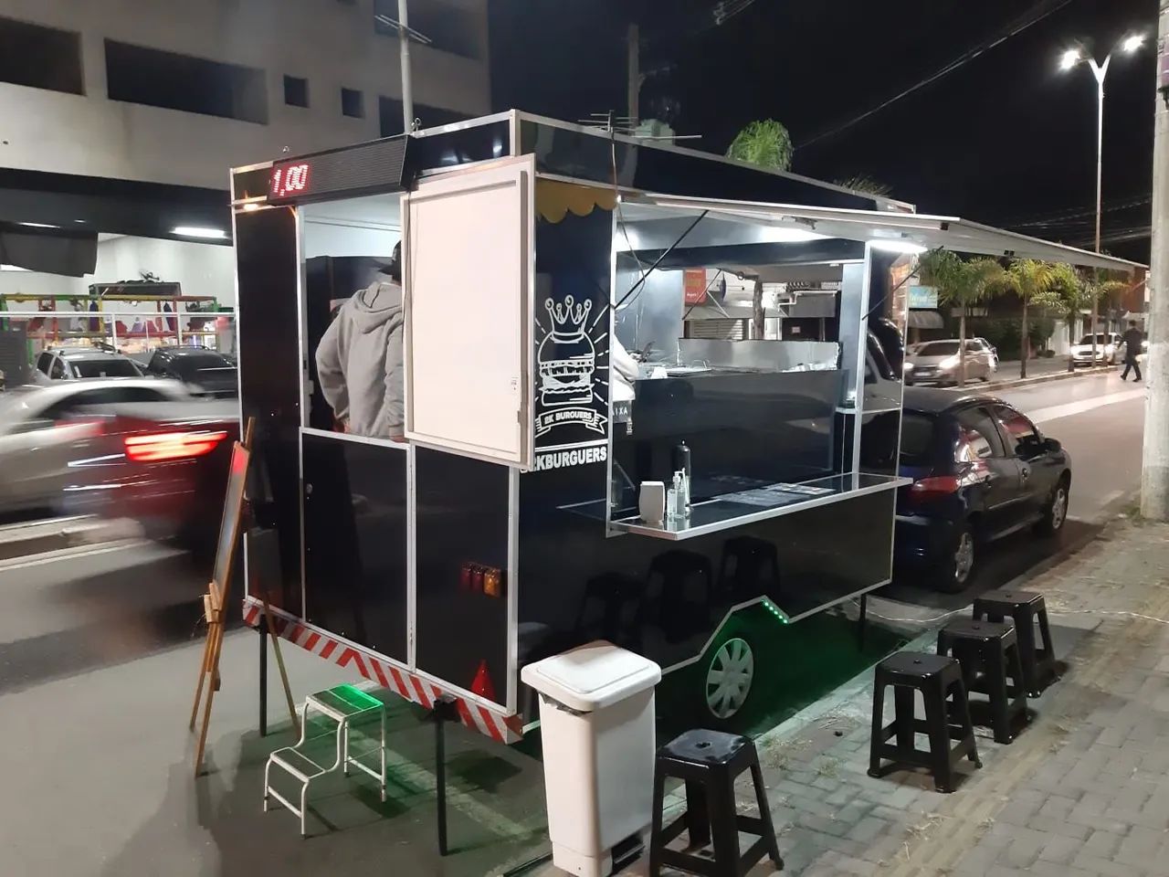 Treiler de lanches Gourmet 3x2 semi NOVO