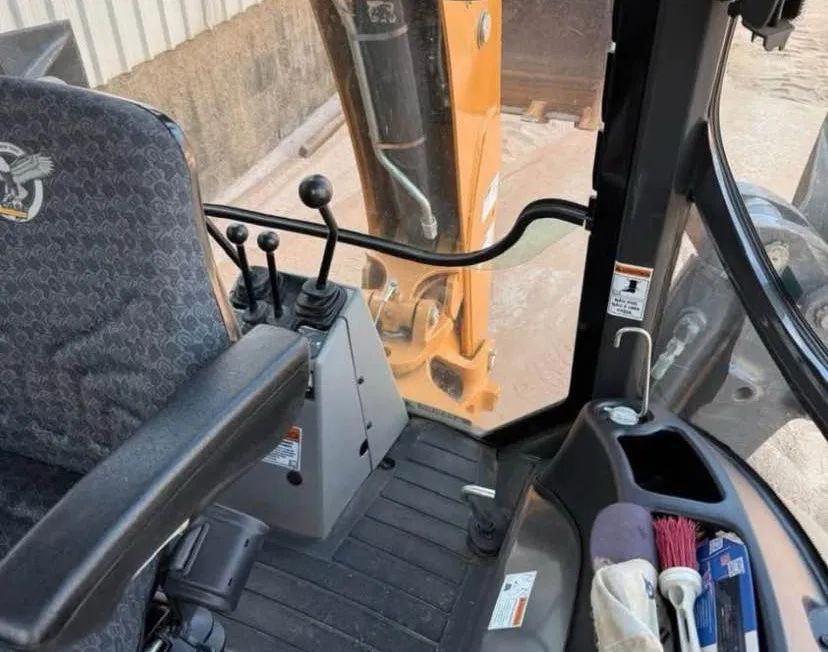 Retroescavadeira Case 580N - Foto 6