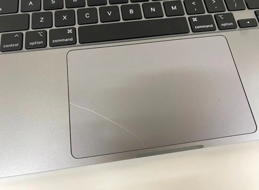 MacBook Pro M2 16GB RAM 256GB SSD com Touch Bar - Notebooks