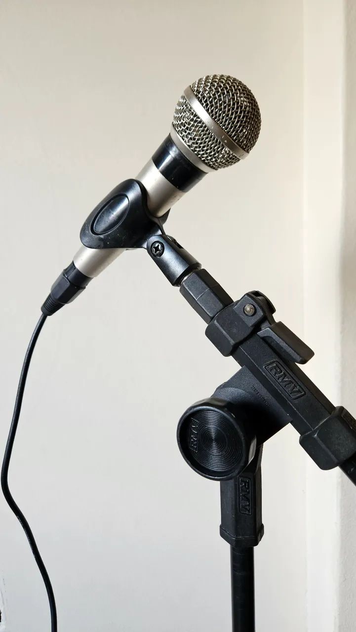 Microfone Le son + pedestal RMV