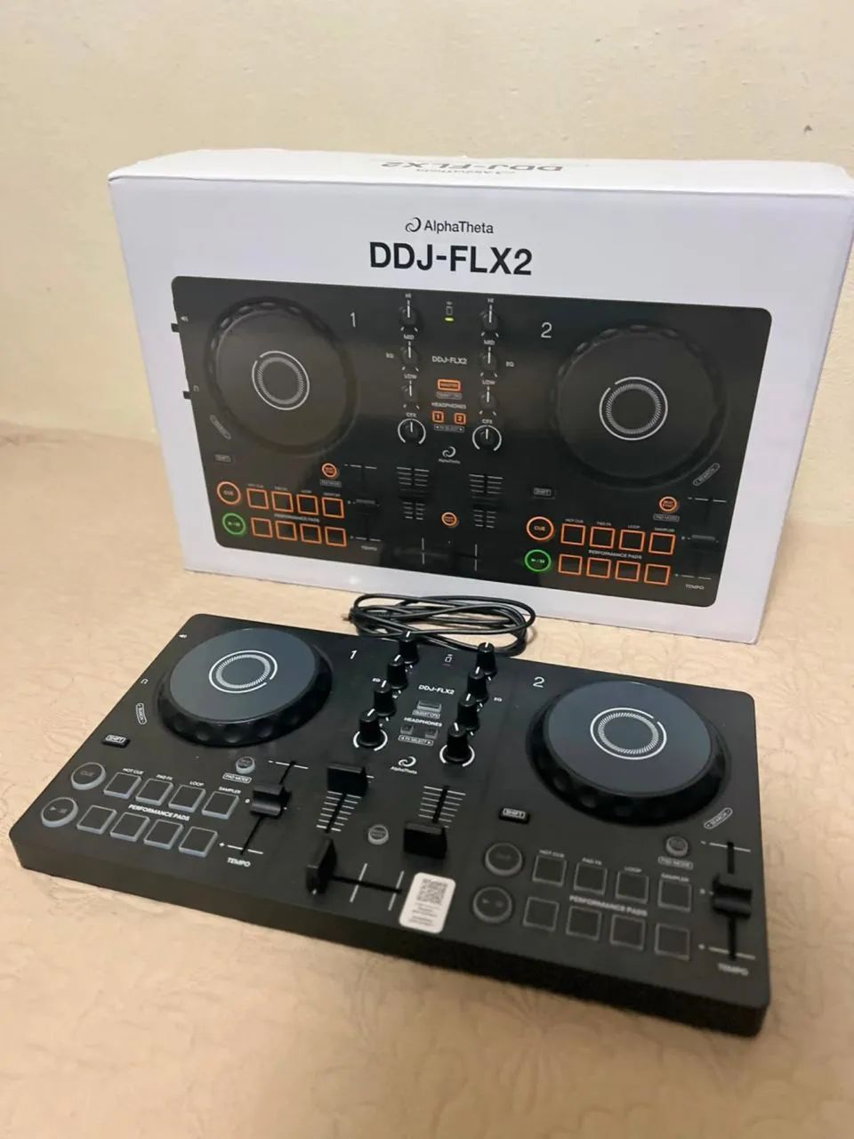 Mesa controladora DDJ-FLX2