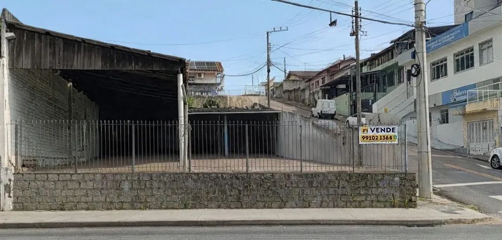 Terreno com alto potencial construtivo no Estreito