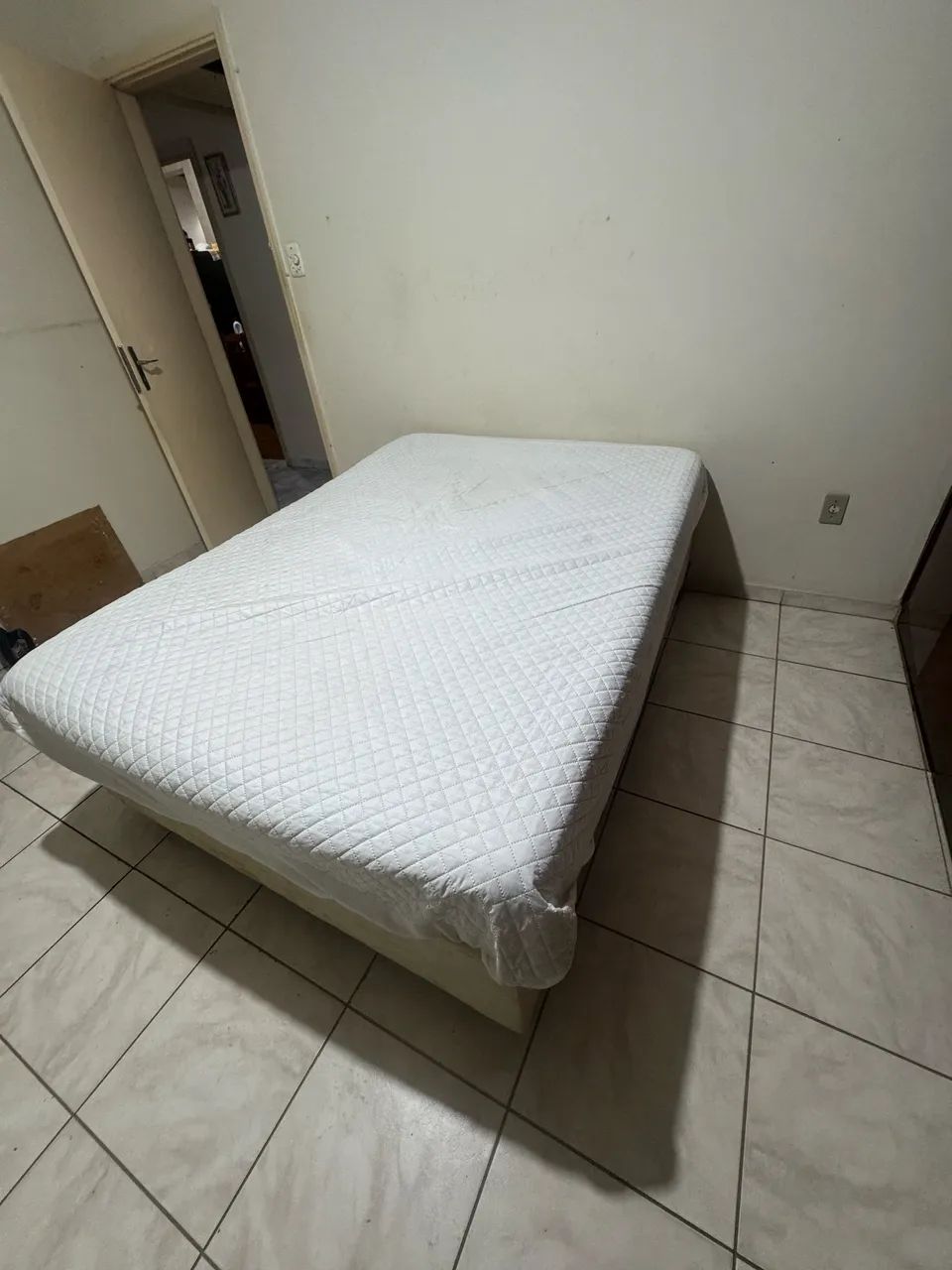 Cama box de casal colchão Castor 