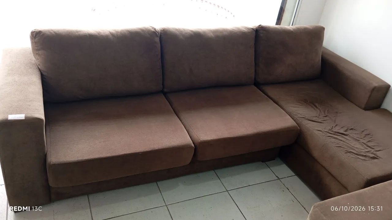 Vendo sofá com chaise 3 lugares