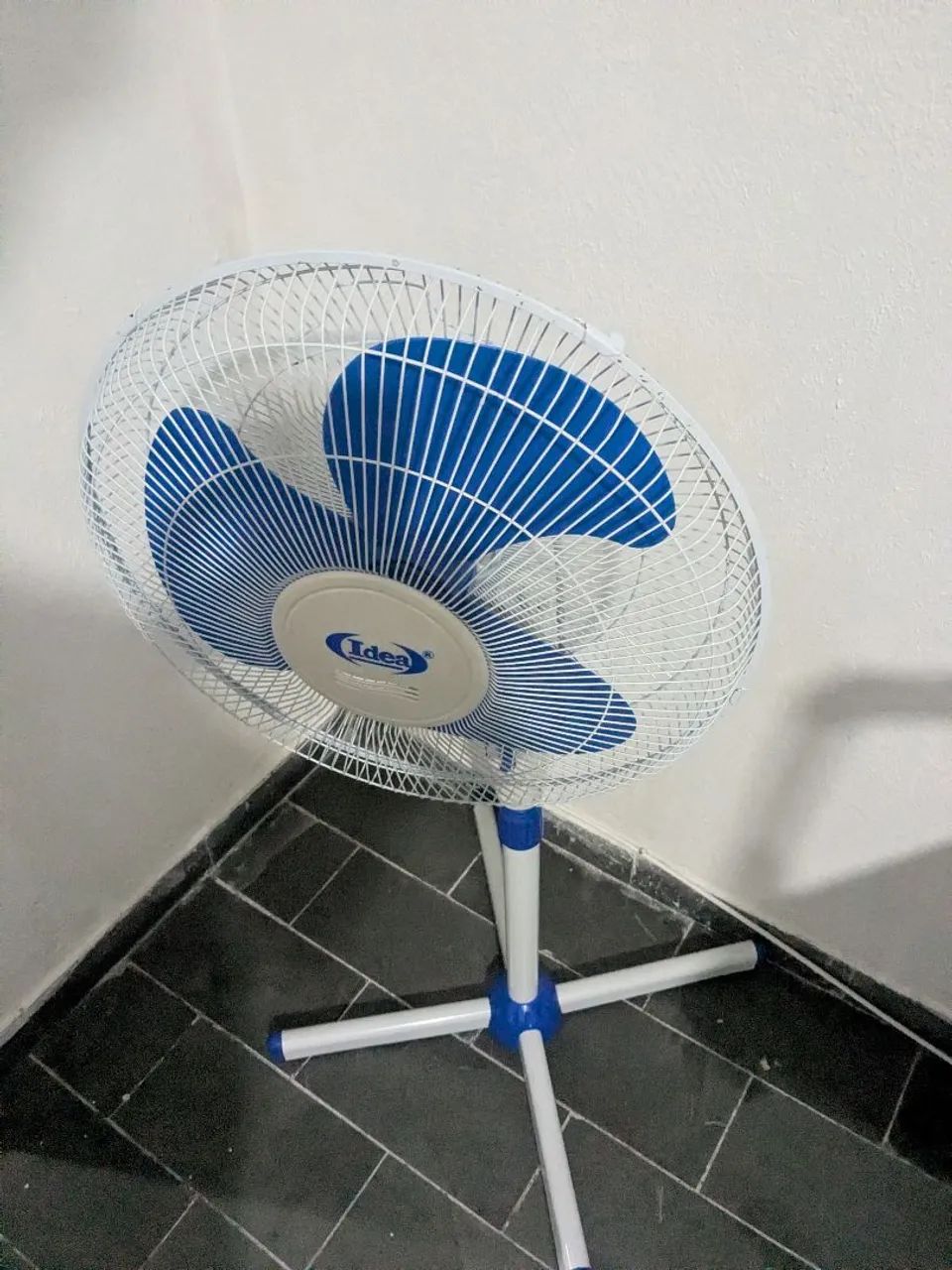 2 VENTILADORES DE PÉ - ÓTIMO ESTADO - Foto 2