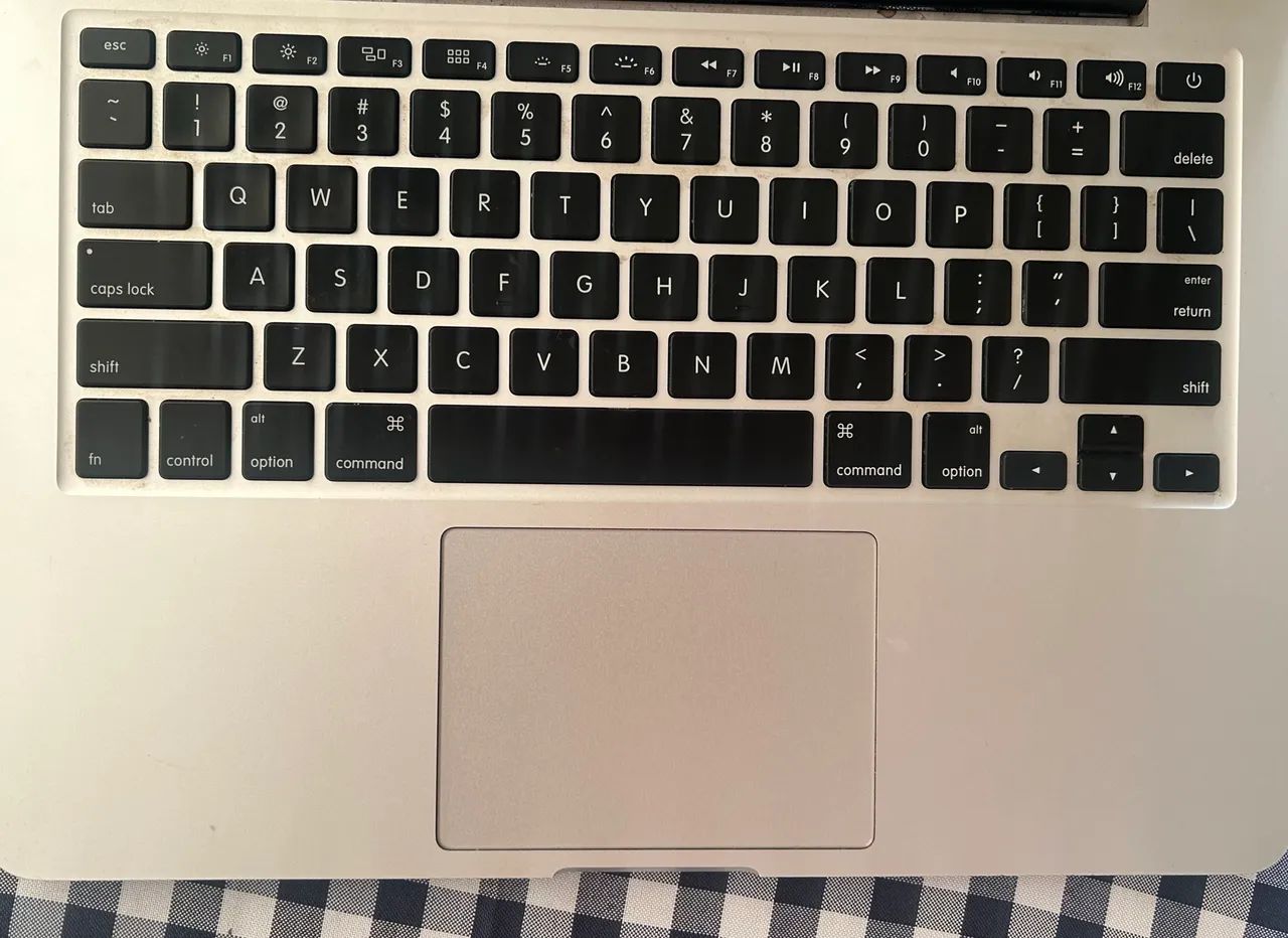 MacBook Pro 2015 13-inch 1TB/16GB 英字配列 MacBook Pro (Early 2015) | I5 Dual Core | Tela Retina 13 polegadas