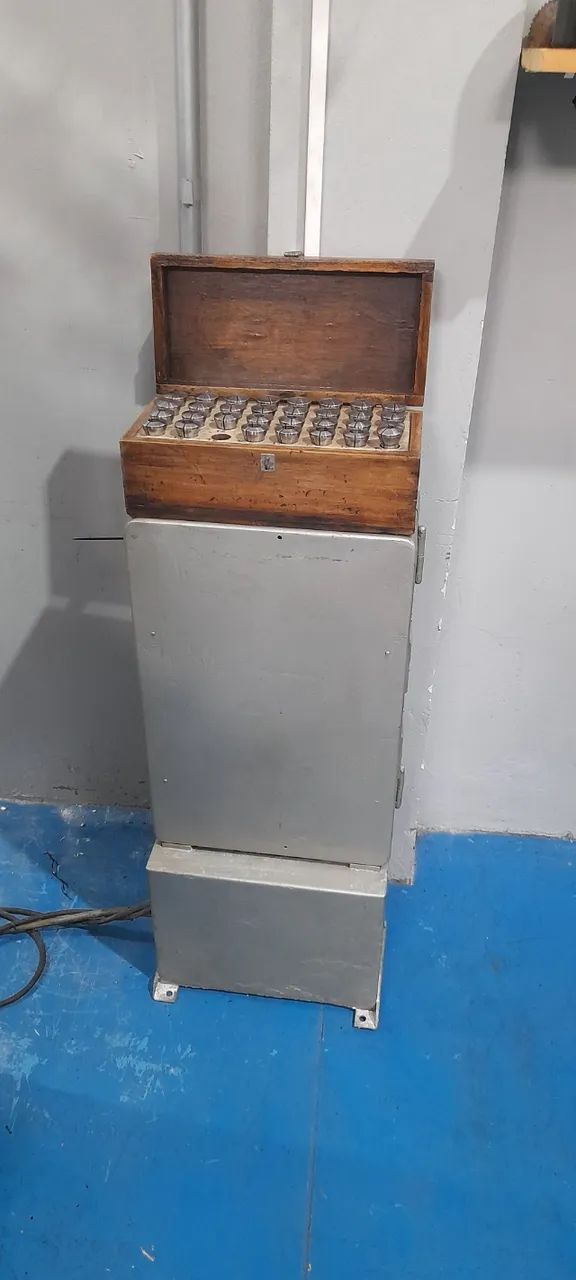 FRESADORA FERRAMENTEIRA TOS FN 25 COM CABEÇOTE CHAVETEIRO - Foto 6