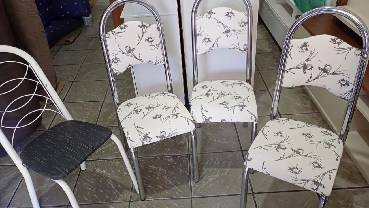4 cadeiras avulsas 