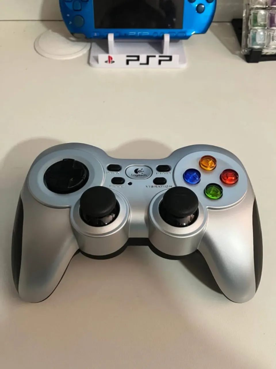 Joystick Logitech Gamepad F710, Sem Fio, PC e TV
