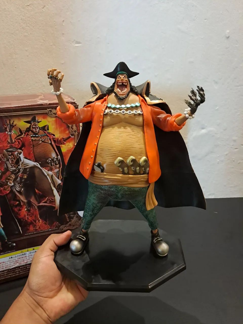 Action Figure One Piece - Marshall D. Teach Barba Negra 27cm - Foto 4