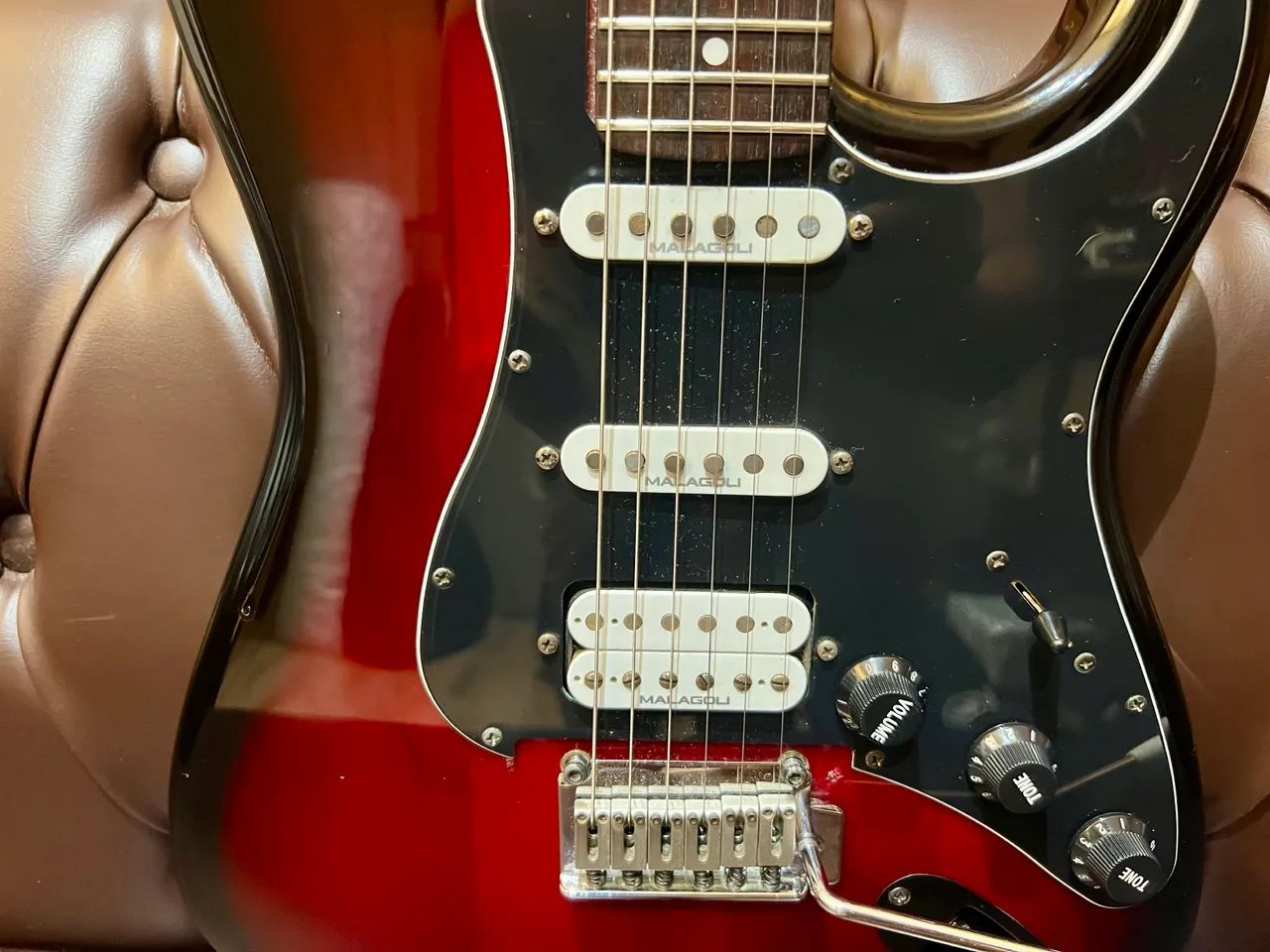 Guitarra Squier Standard - Foto 5