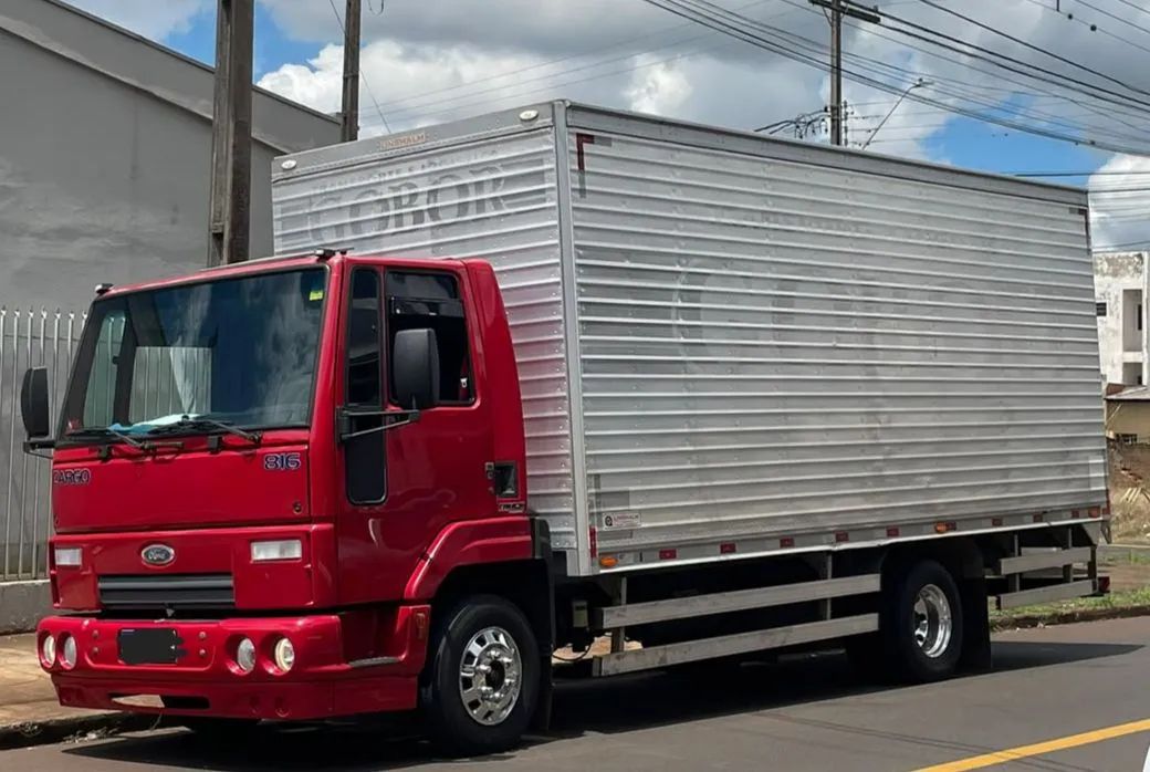 Ford Cargo 816E com baú 6,20 - Foto 2