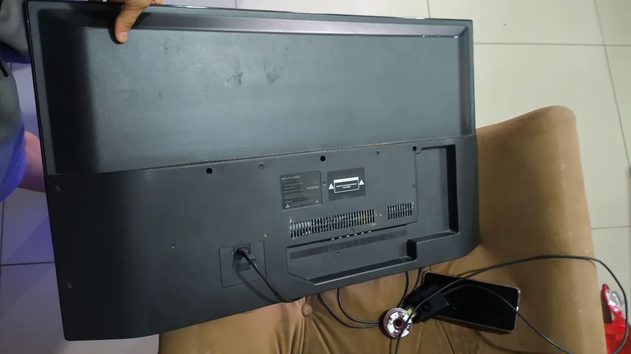 Televisão Acho de 34 a 40 Polegadas (Tela Danificada) - Foto 2