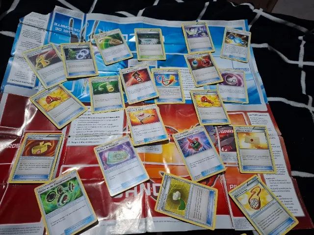 Cartas pokémon caixa com 237 cartas  - Foto 4