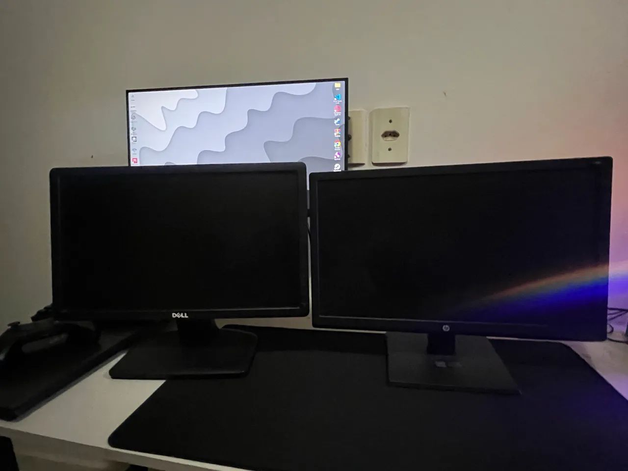 2 monitores HP + Dell