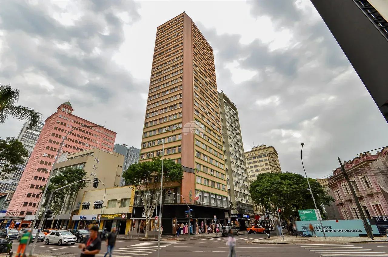 SALA COMERCIAL NO EDIFÍCIO DANTE ALIGHIERI NO CENTRO DE CURITIBA