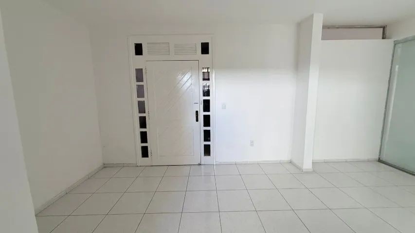ALUGA-SE CASA NO SÃO FRANCISCO - Foto 2