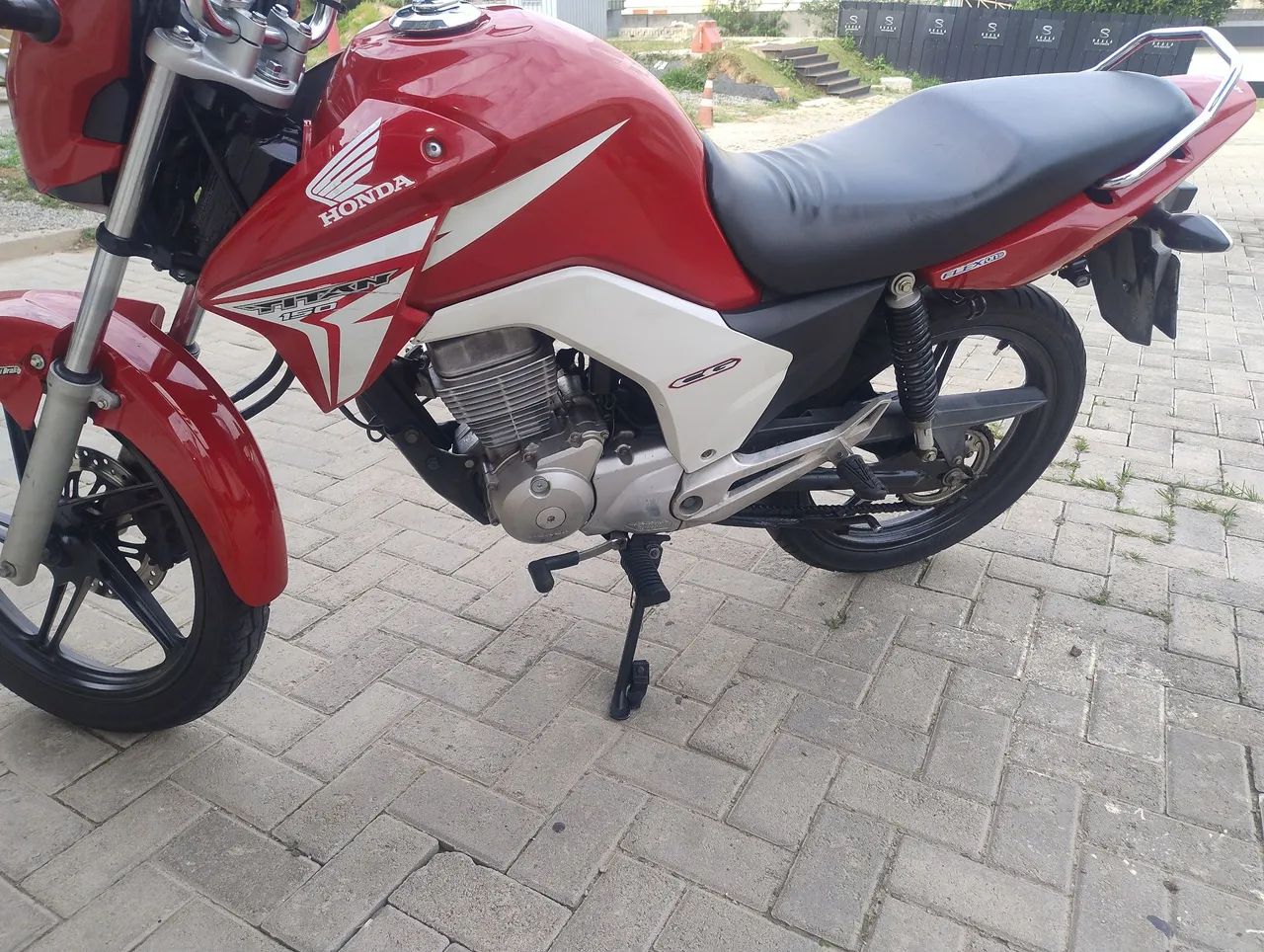 Titan 150 