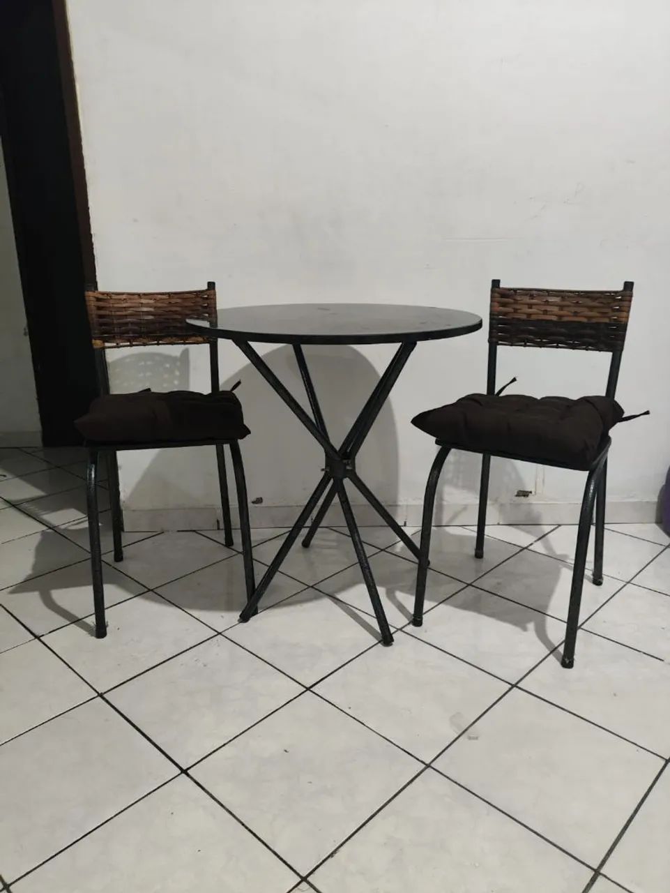 Mesa com 4 cadeiras 
