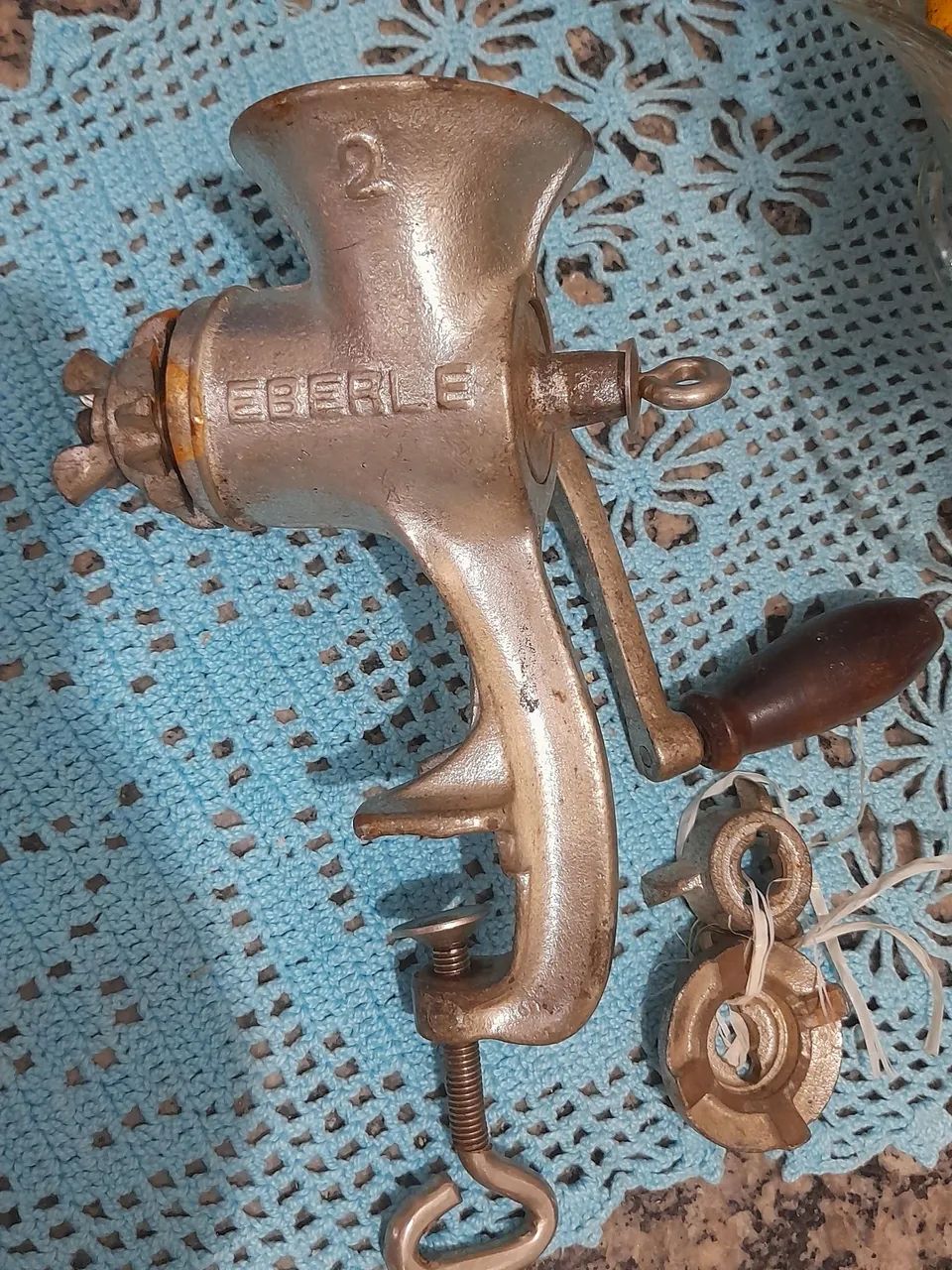 Moedor de carne ferro fundido.  - Foto 3