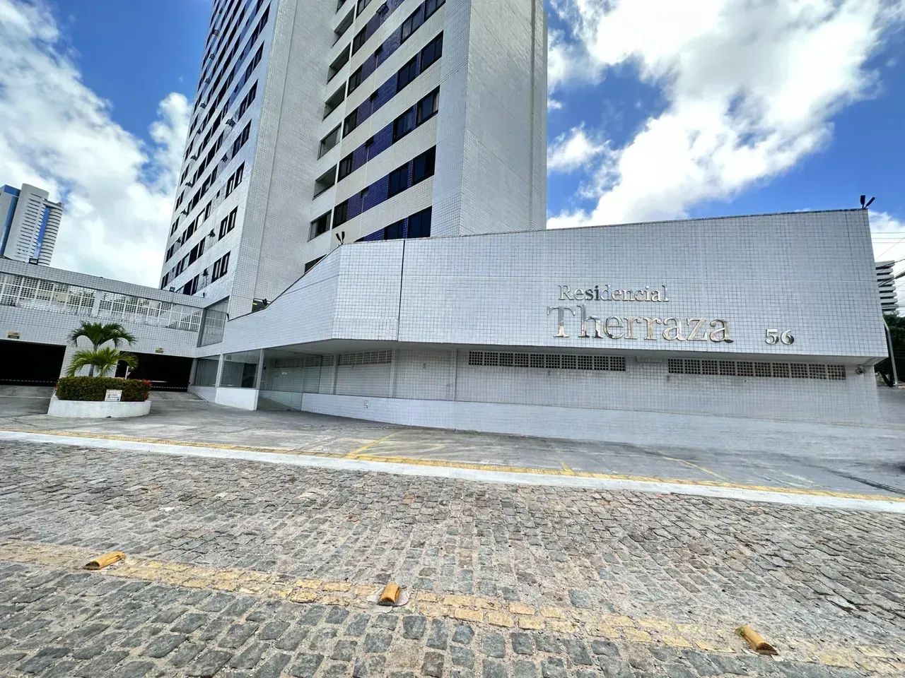 THERRAZA PETRÓPOLIS - 03 QUARTOS