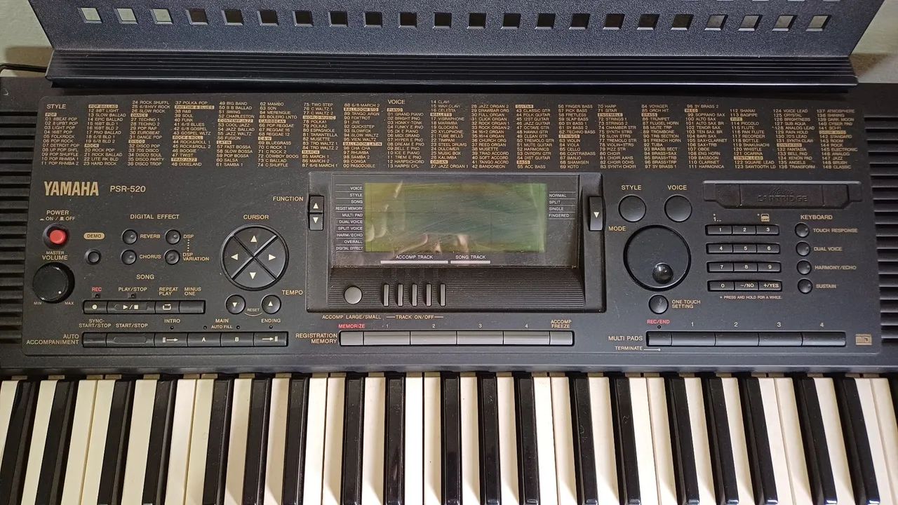 Teclado Yamaha PSR-520 - Excelente Estado (Com Sensibilidade