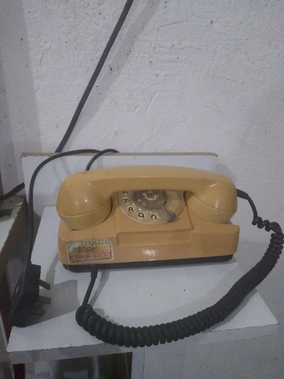 Telefone retrô, antigo, coleção.