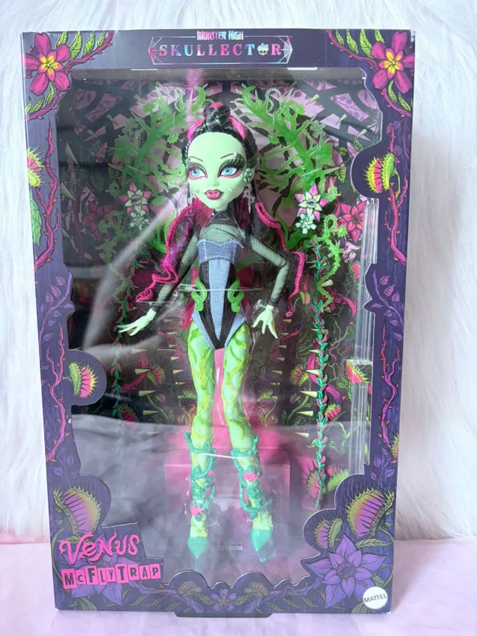 Venus MCflytrap Montser High Skullector Boneca