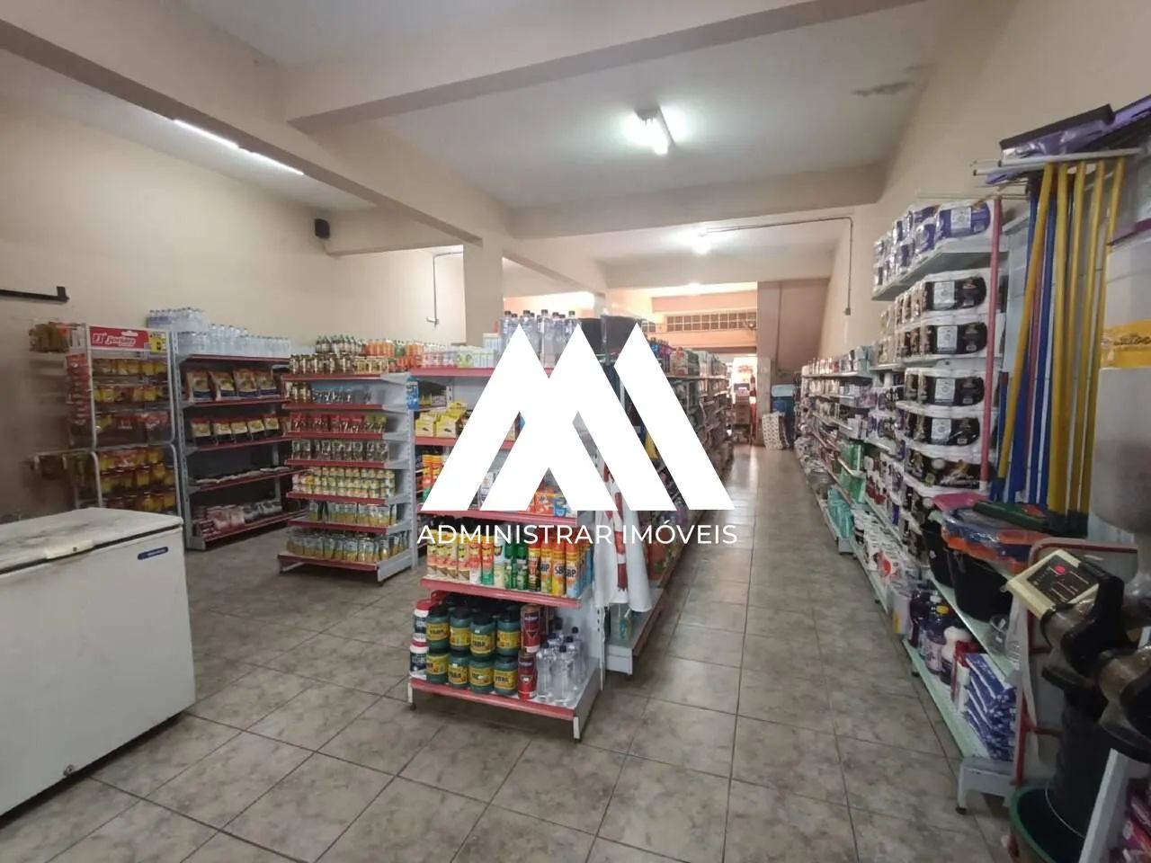 Vendo prédio comercial em Itaúna com excelente localização!