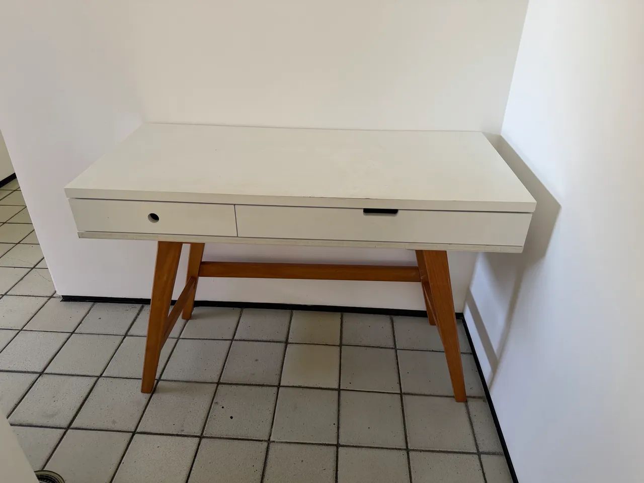 Mesa escrivaninha branca 1.20 - Foto 4