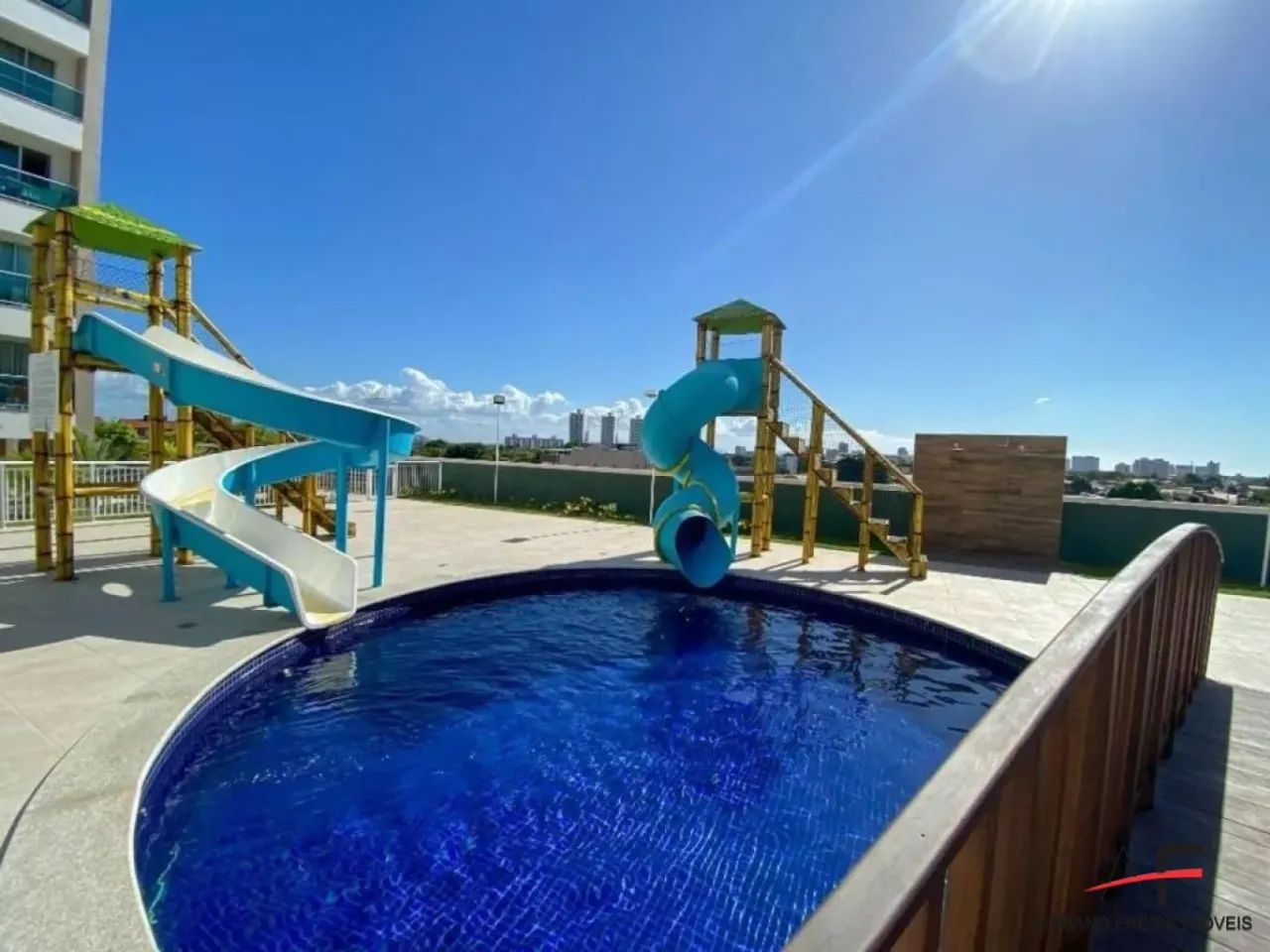 Apartamento a venda com 2 quartos no Condomínio Praça da Luz.
