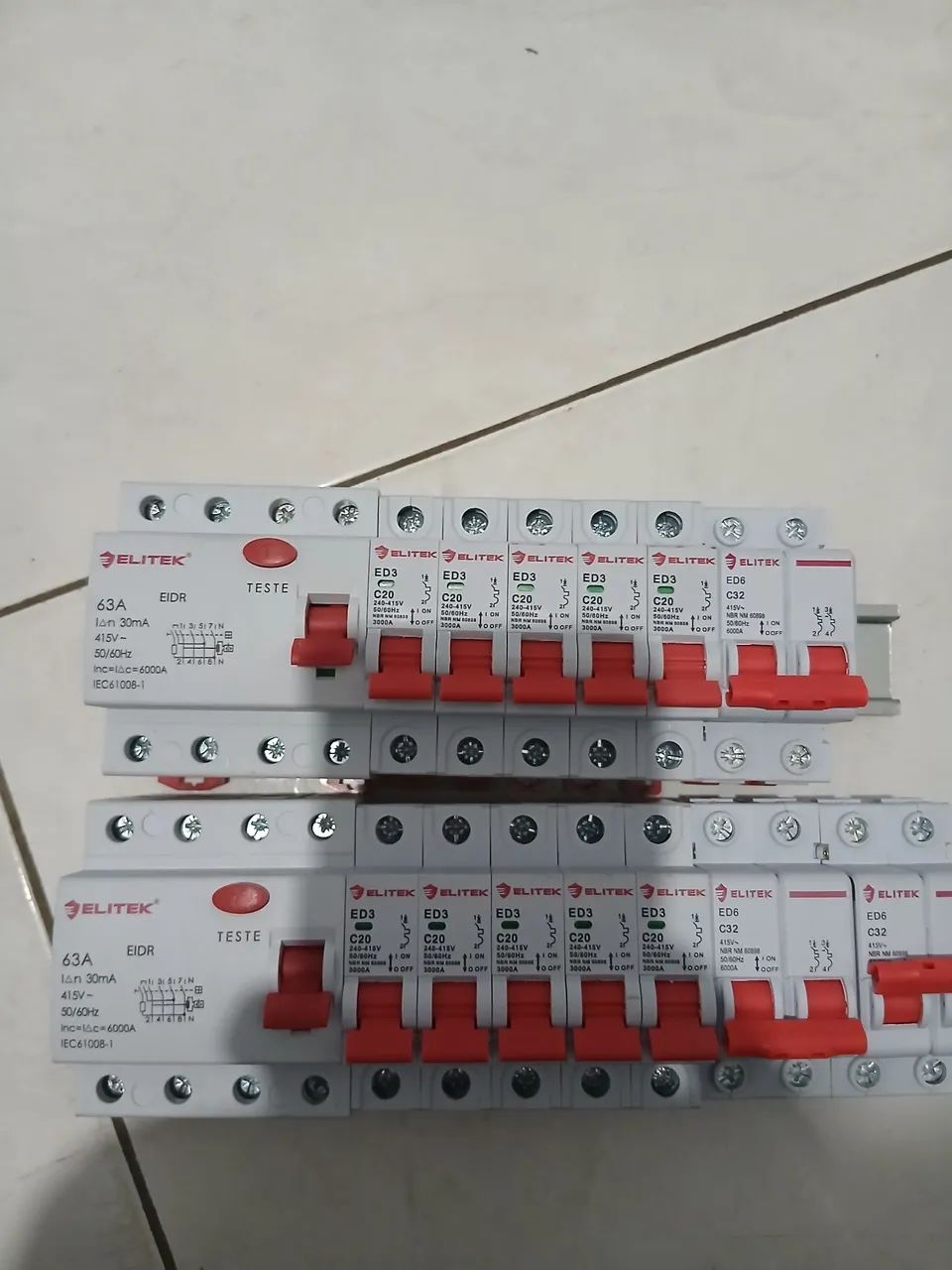 Vendo dois kits de disjuntores mais dois IDR 63A - Foto 5