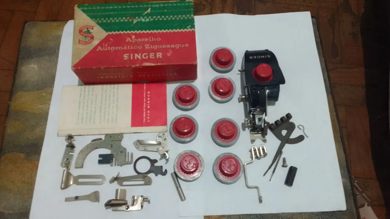Kit Original Singer Ziguezague Antigo com caixas peças e manual  - Foto 4