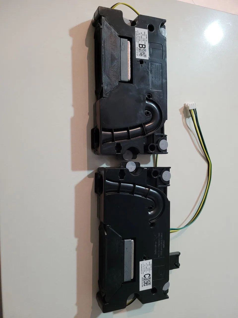 Par de alto falantes da Samsung Vision AI TV 55" QLED Ultra 4K Q7F 2025