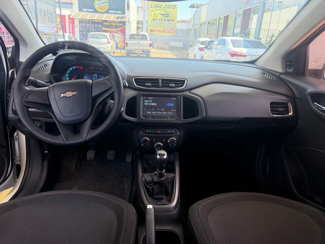 Chevrolet Onix ONIX HATCH LT 1.4 8V FlexPower 5p Mec. 2015