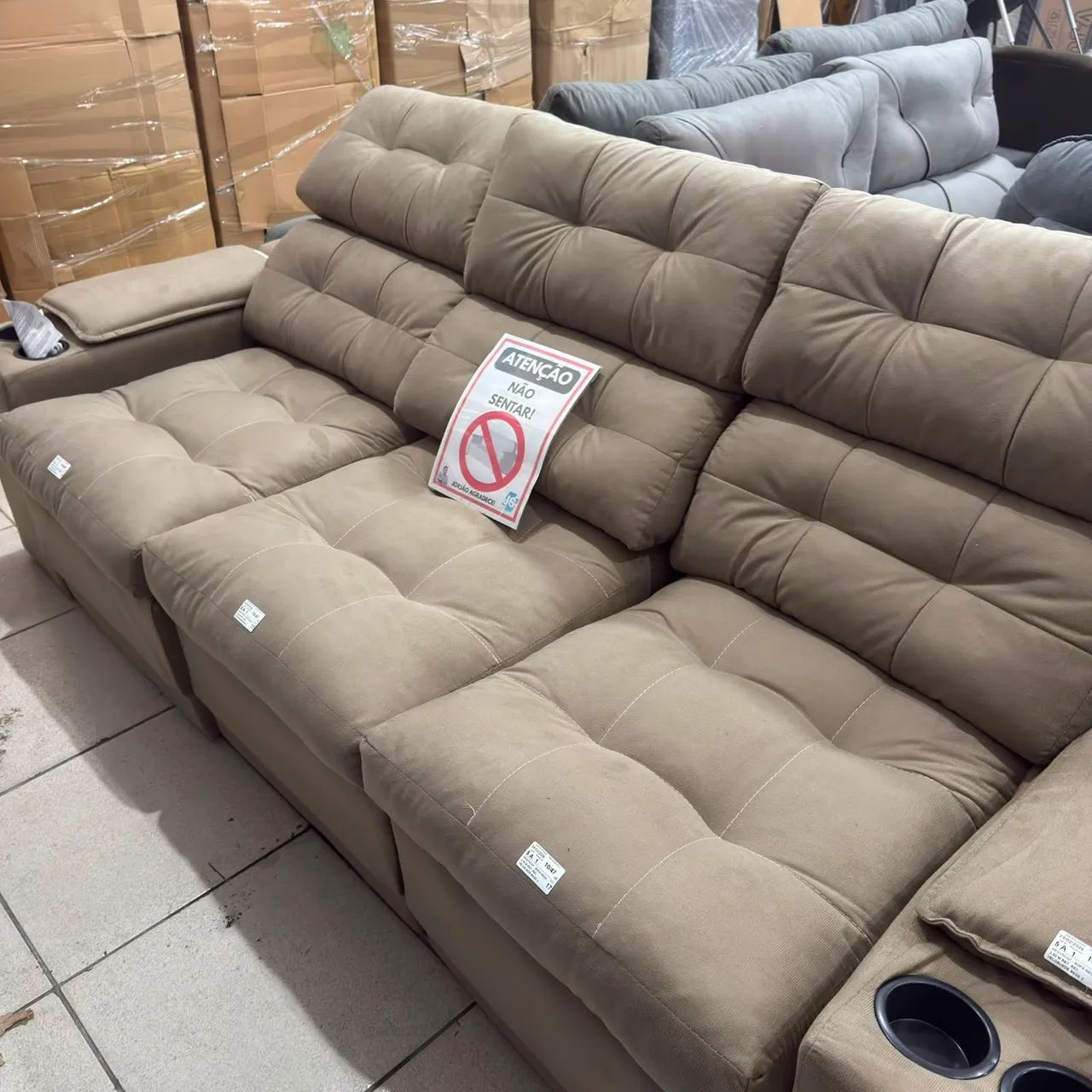 Sofá Cama Retrátil 4 Lugares Bege BARATO - Foto 3