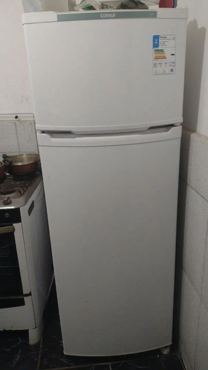 Geladeira Consul semi-nova 