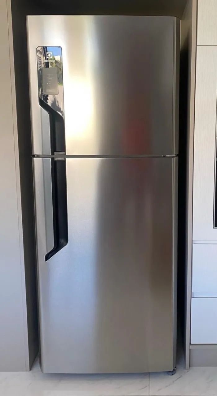 Geladeira NOVA Eletrolux 341L 
