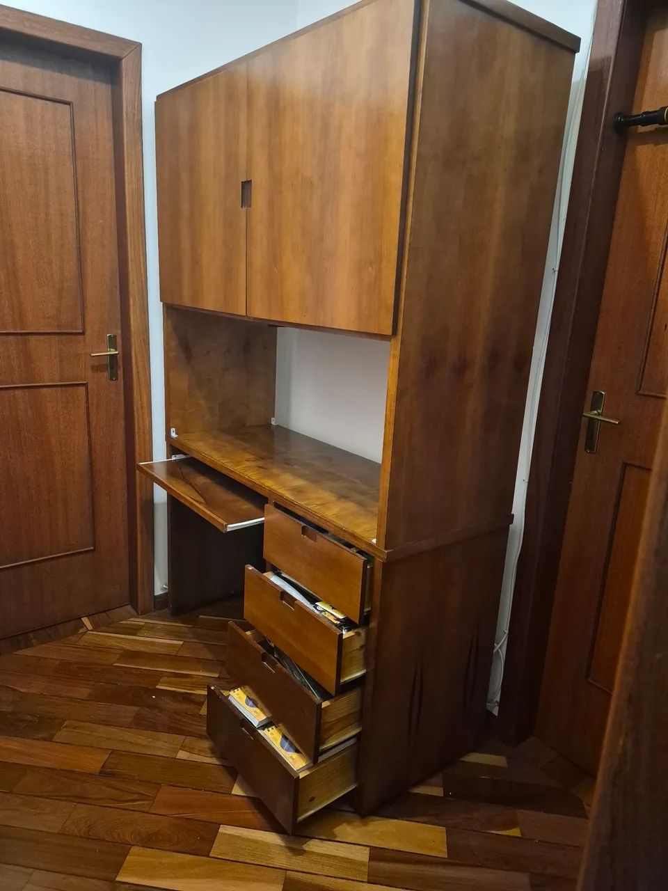  Mesa de estudo com gavetas e prateleiras   - Foto 3